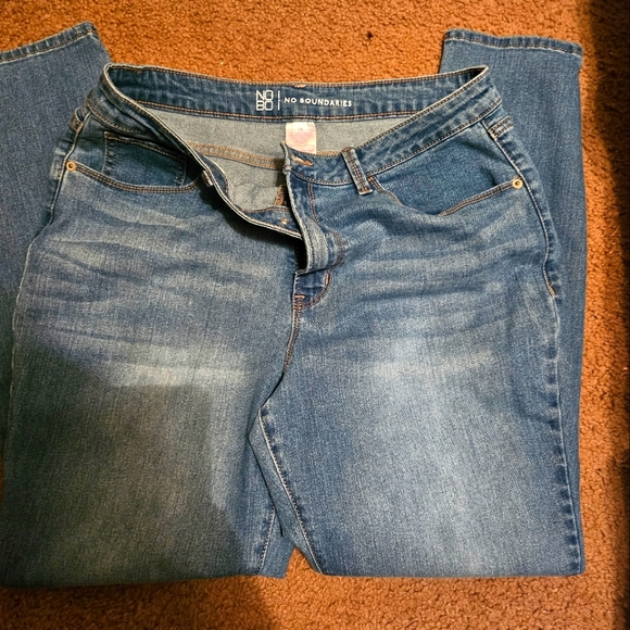 No boundaries women's jeans - Picture 1 of 2